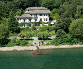  Villa Claudia dei Marchesi Dal Pozzo  Белджирате